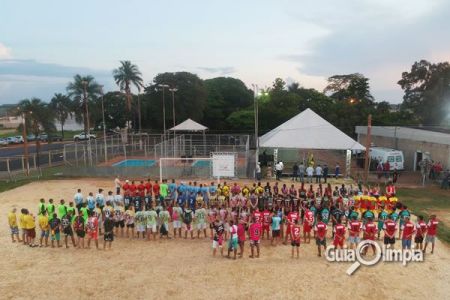 Partidas do futebol de areia e vôlei de praia dão início aos Jogos de Verão 2020