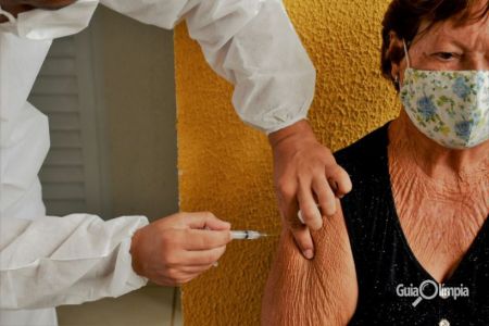 Nova etapa da vacinação para idosos de 72 a 74 anos começa nesta quinta-feira (18) em Olímpia