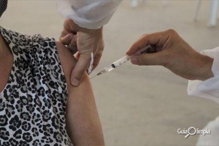 Olímpia recebe novo lote de vacinas e amplia imunização para pessoas com 42 e 43 anos