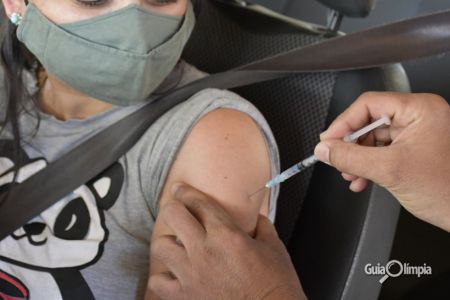 Saúde amplia faixa etária e imuniza moradores de 38 anos neste sábado (10) em Olímpia