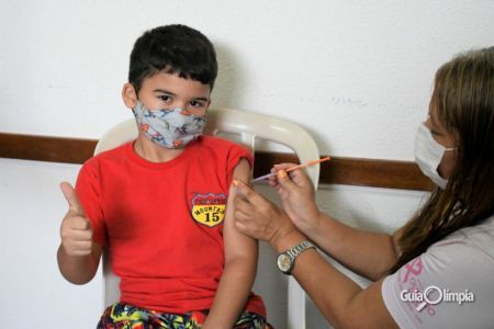 Dia ‘C’ da vacinação imuniza centenas de crianças com programação especial de incentivo