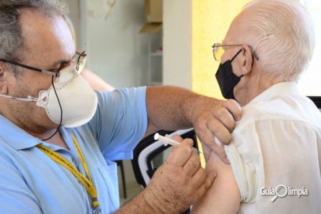 Aplicação de 4ª dose e vacinação contra a Gripe contemplam pessoas acima de 60 anos a partir de segunda (04) em Olímpia