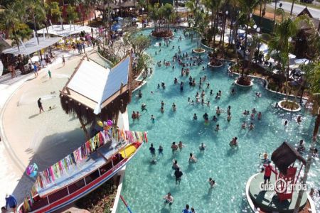 Parque aquático Hot Beach ganha nova atração, o Oásis