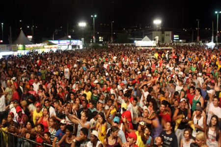 Carnaval em Olímpia é Sucesso. No total foram mais de 30 mil pessoas
