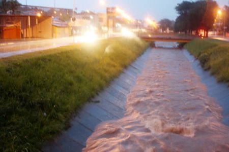 Chuva forte alterou a rotina da cidade de Olimpia