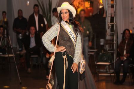 Rainha do 47º Festival de Folclore foi eleita em evento no Thermas